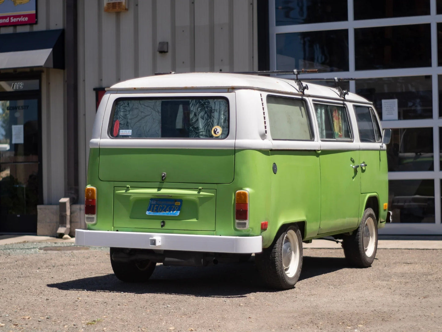 Bumper With Integrated Hitch [Bus]