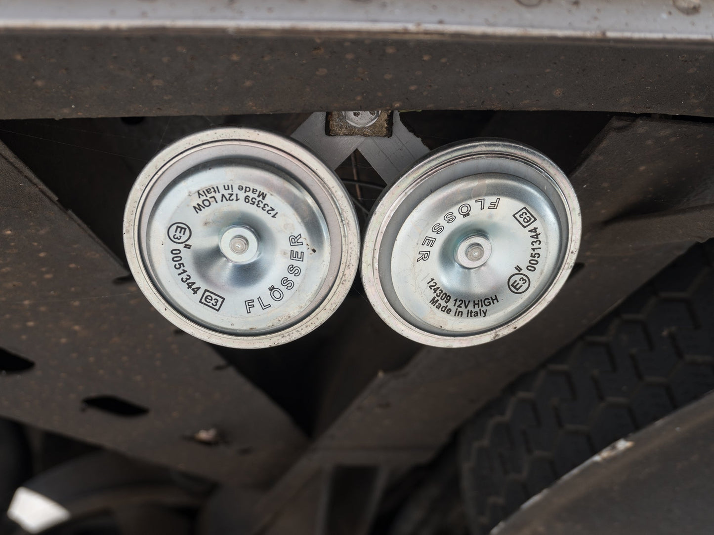 Dual-Tone Horn Kit [Vanagon]