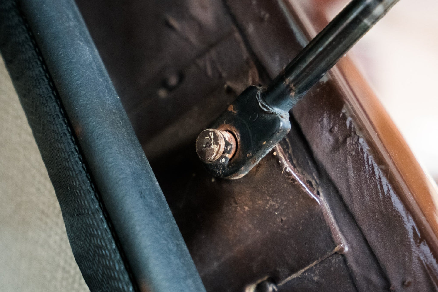 Circlip for Rear Hatch Struts [Vanagon]