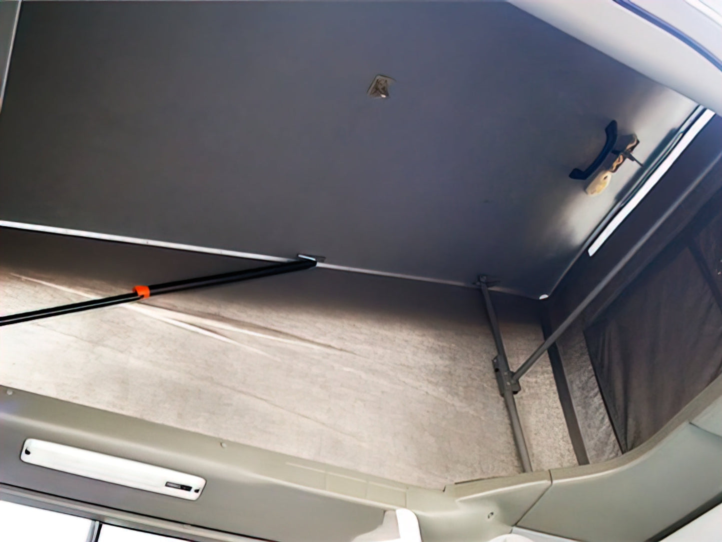 Pop-Top Lift Assist [Eurovan Weekender]