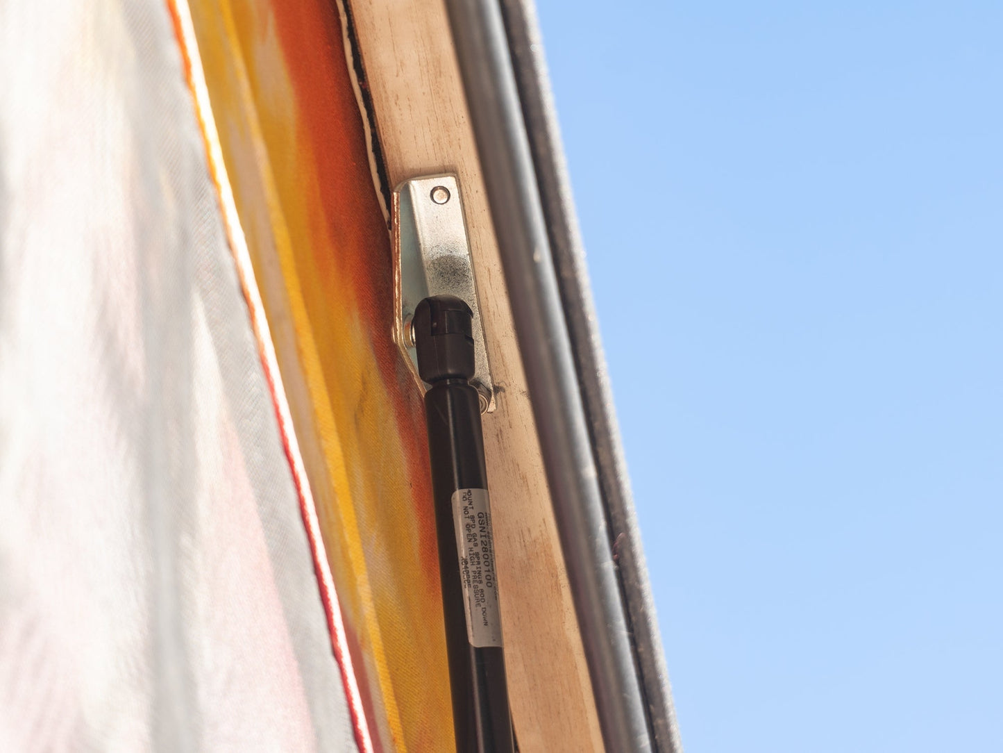 Pop-Top Lift Assist [Bus]