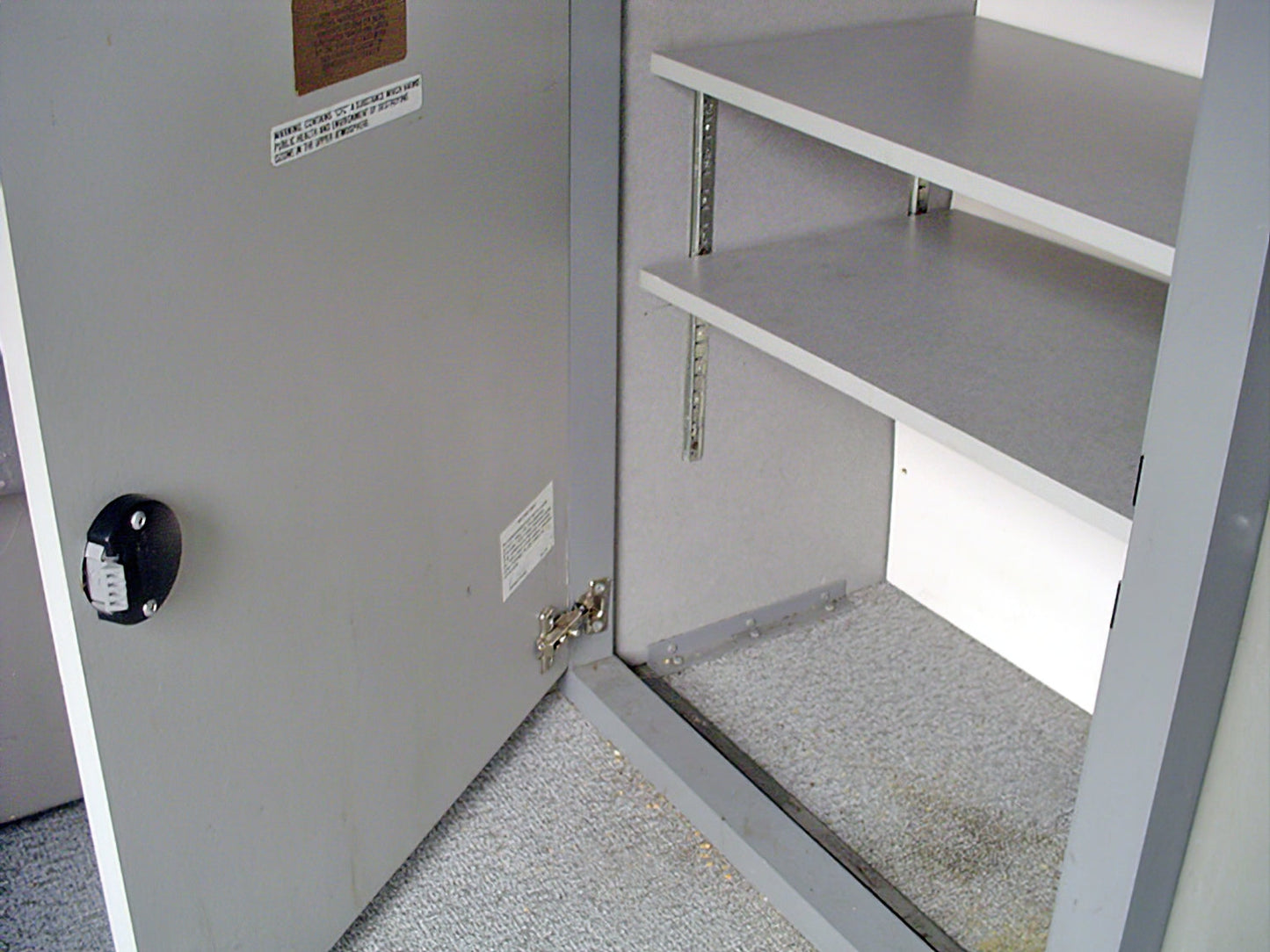Cabinet Latch Back [Winnebago]