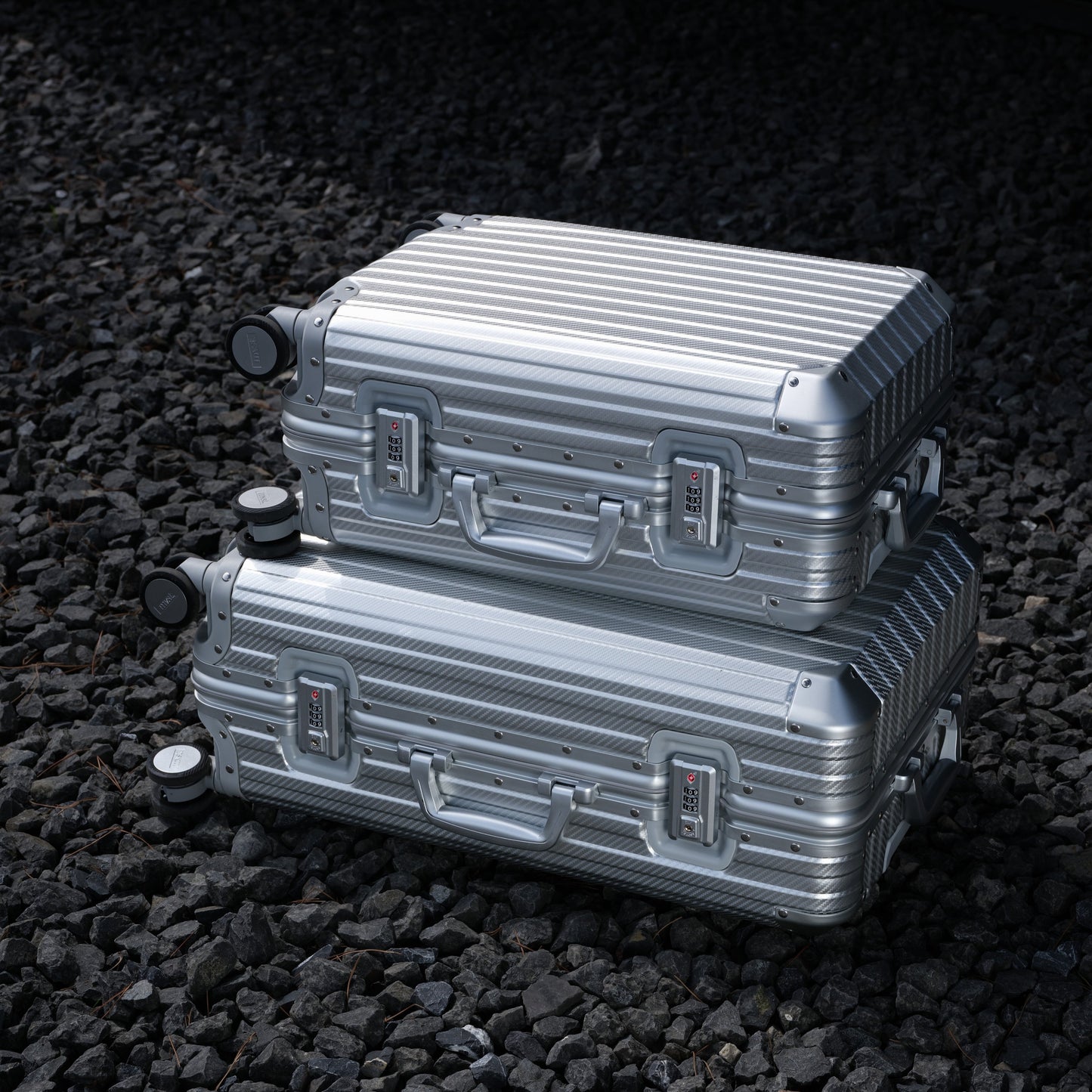 TREVA Aluminum Suitcase Silver