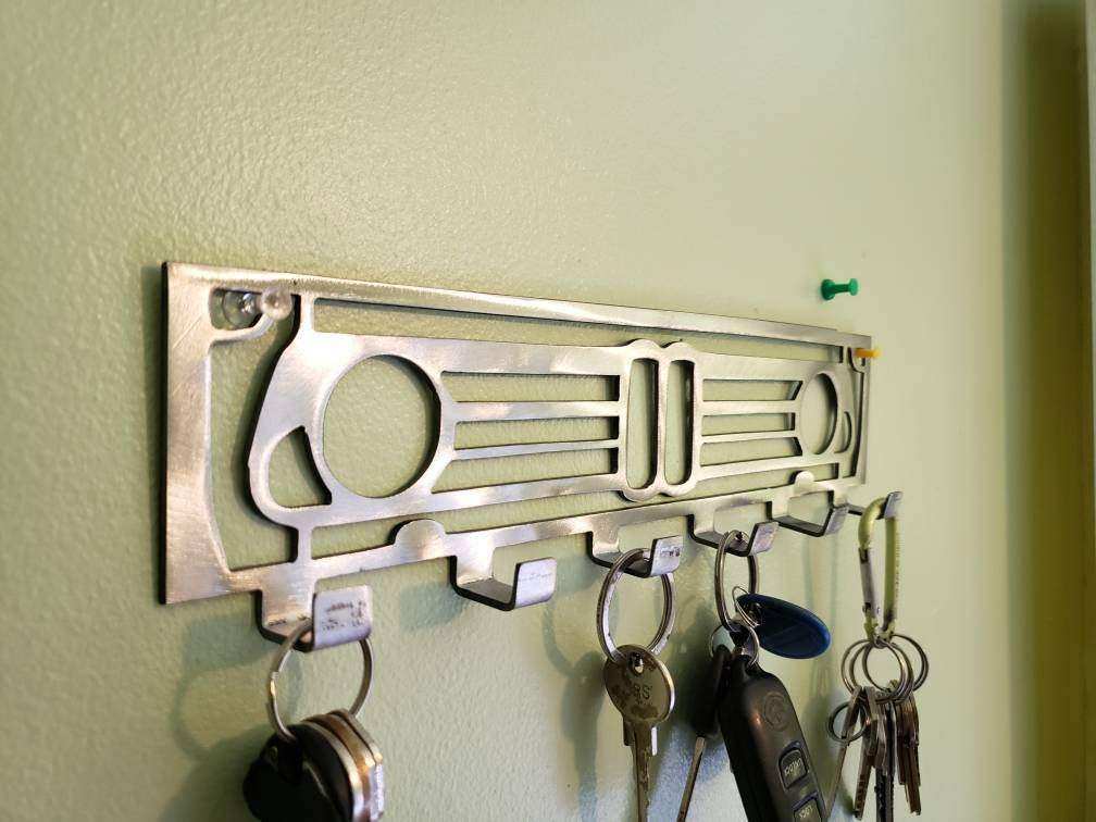 BMW 2002 Grill Keychain Rack – Classic Euro Steel Wall Mounted Organizer