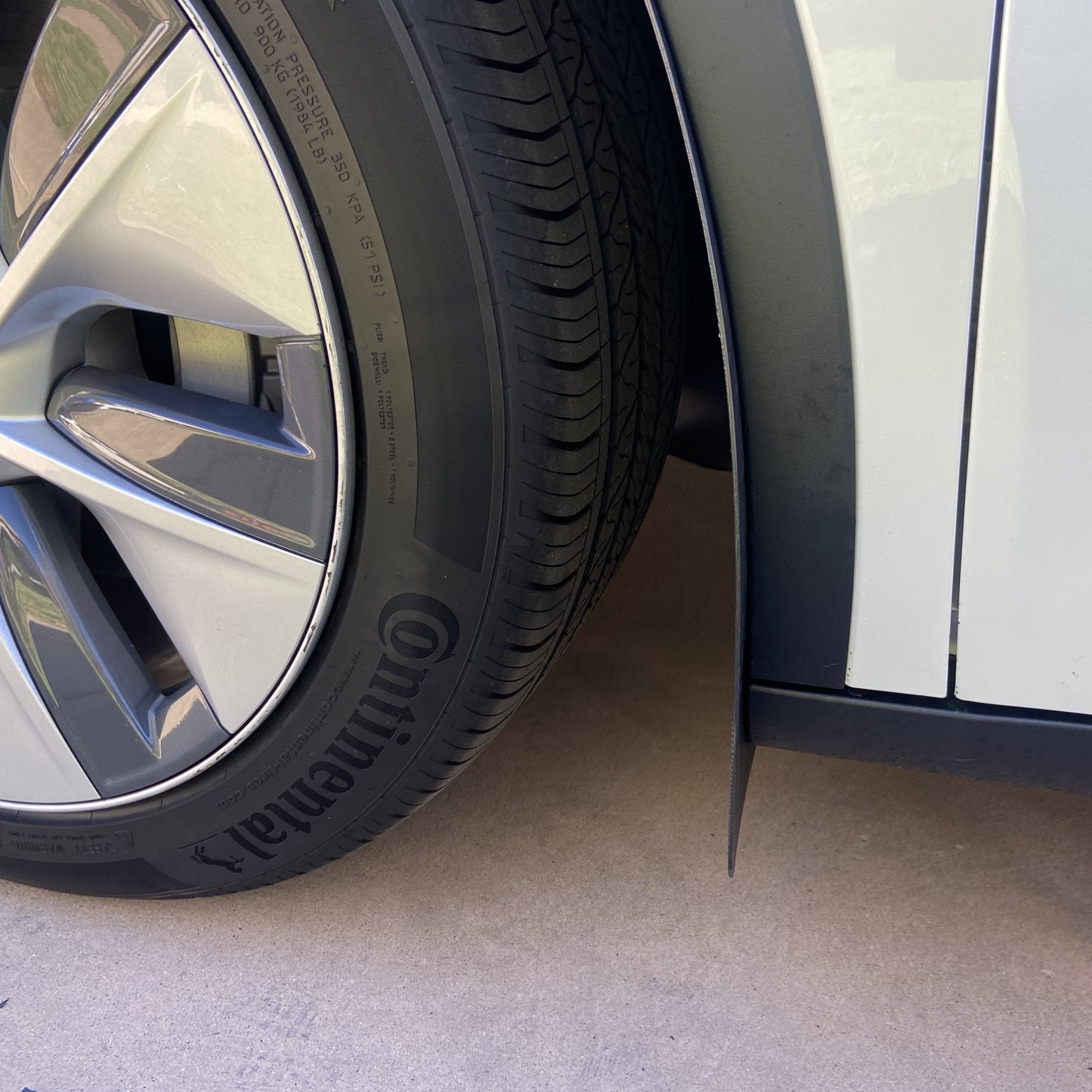 Tesla 20-24 Model Y Standard Rock Guards