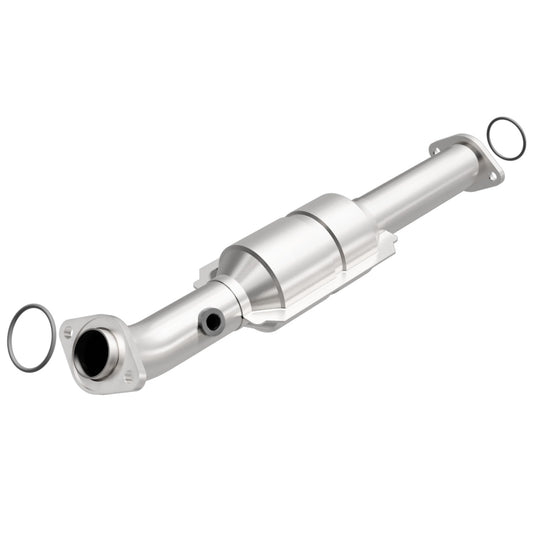 MagnaFlow 2005-2015 Toyota Tacoma OEM Grade Federal / EPA Compliant Direct-Fit Catalytic Converter MAGNAFLOW-49702