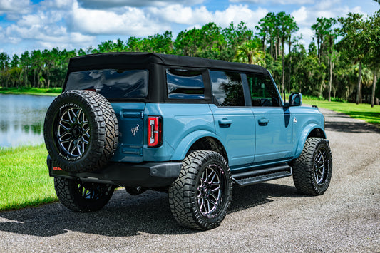 Dominator Xtreme D1 Side Steps With Rocker Panel Mounting Bracket Kit