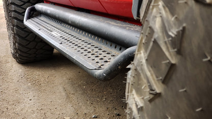 Dominator Xtreme D1 Side Steps With Rocker Panel Mounting Bracket Kit