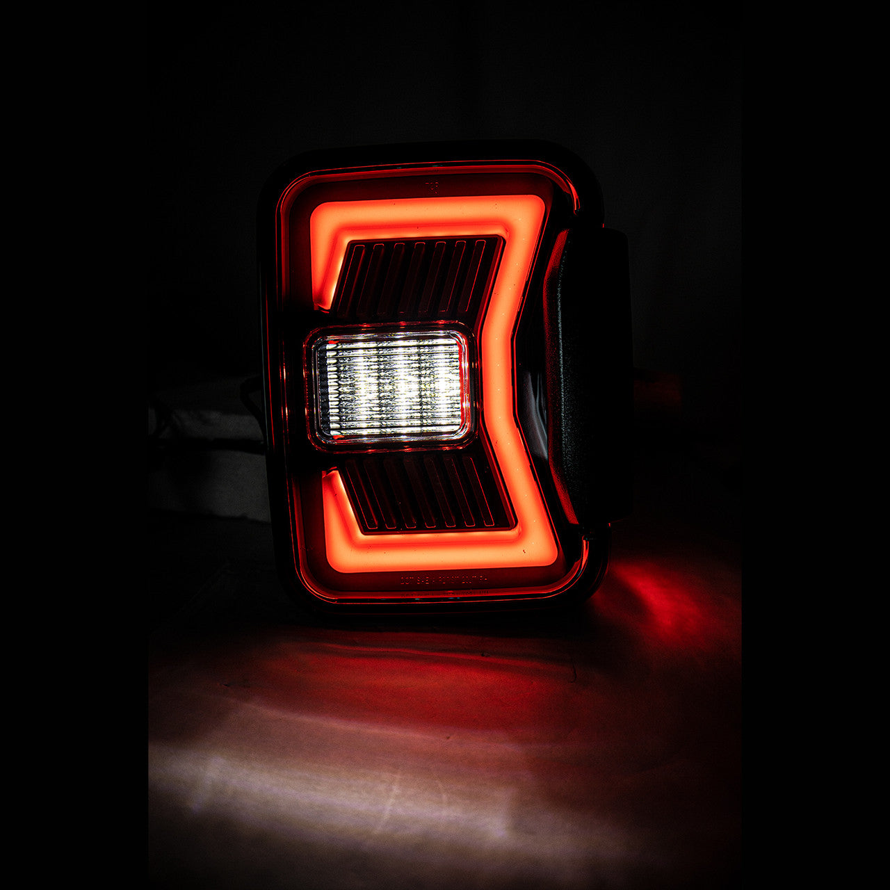 RENEGADE 2019-2023 Jeep Gladiator JT LED Tail light with LED sequential turn signal / sequential brake(Gloss Black/Clear) WINJET-CTRNG0668-GBC-SQ