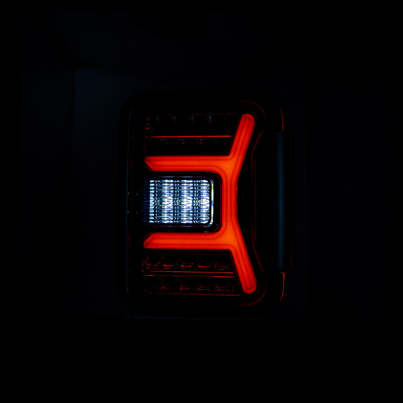 WINJET 2019-2023 Jeep Gladiator LED Tail light with LED sequential turn signal / sequential brake(Black/Smoke) CTRNG0669-BS-SQ