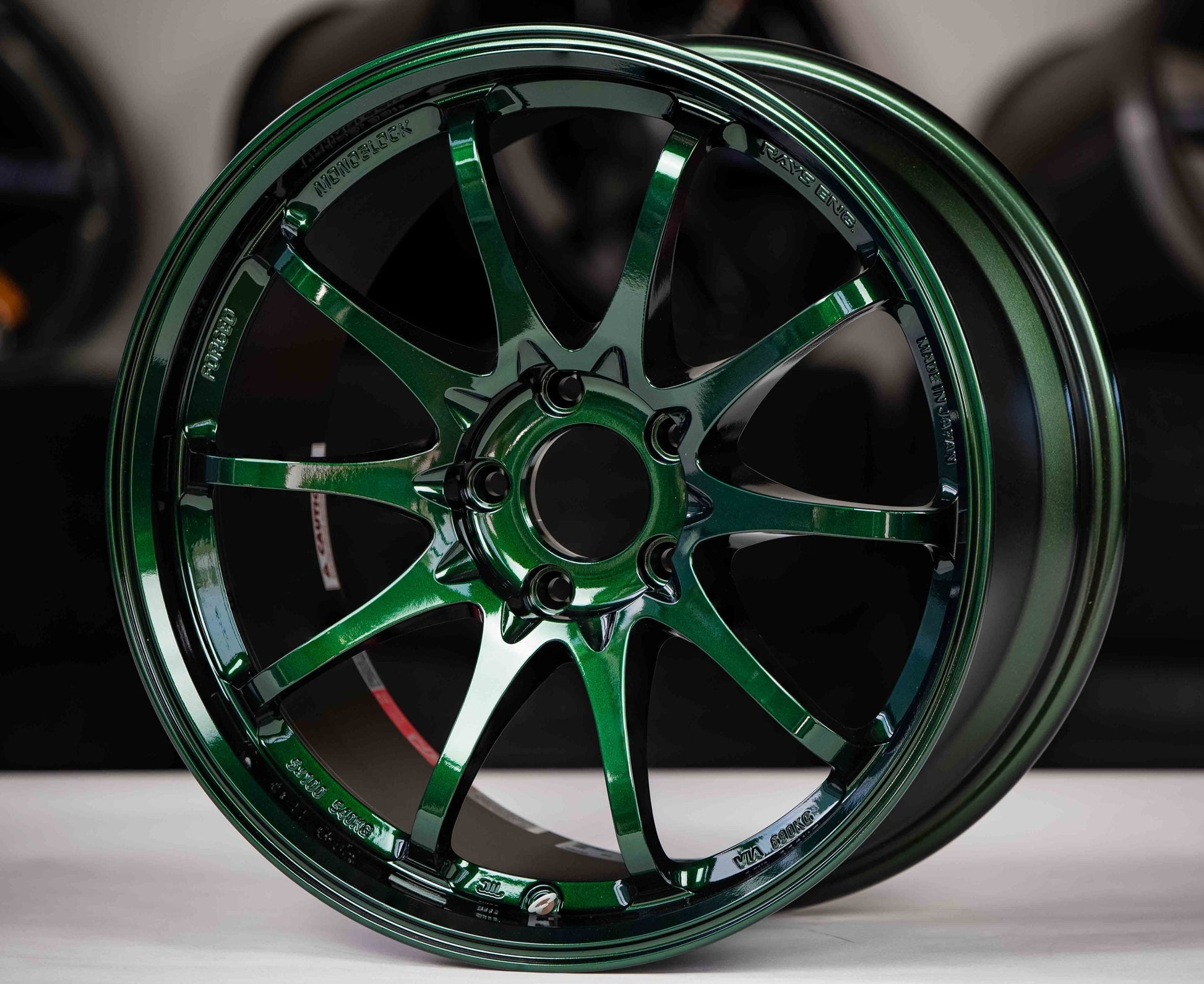 Volk CE28SL 18x10.0 HYPER COLORS / RACING GREEN Wheel
