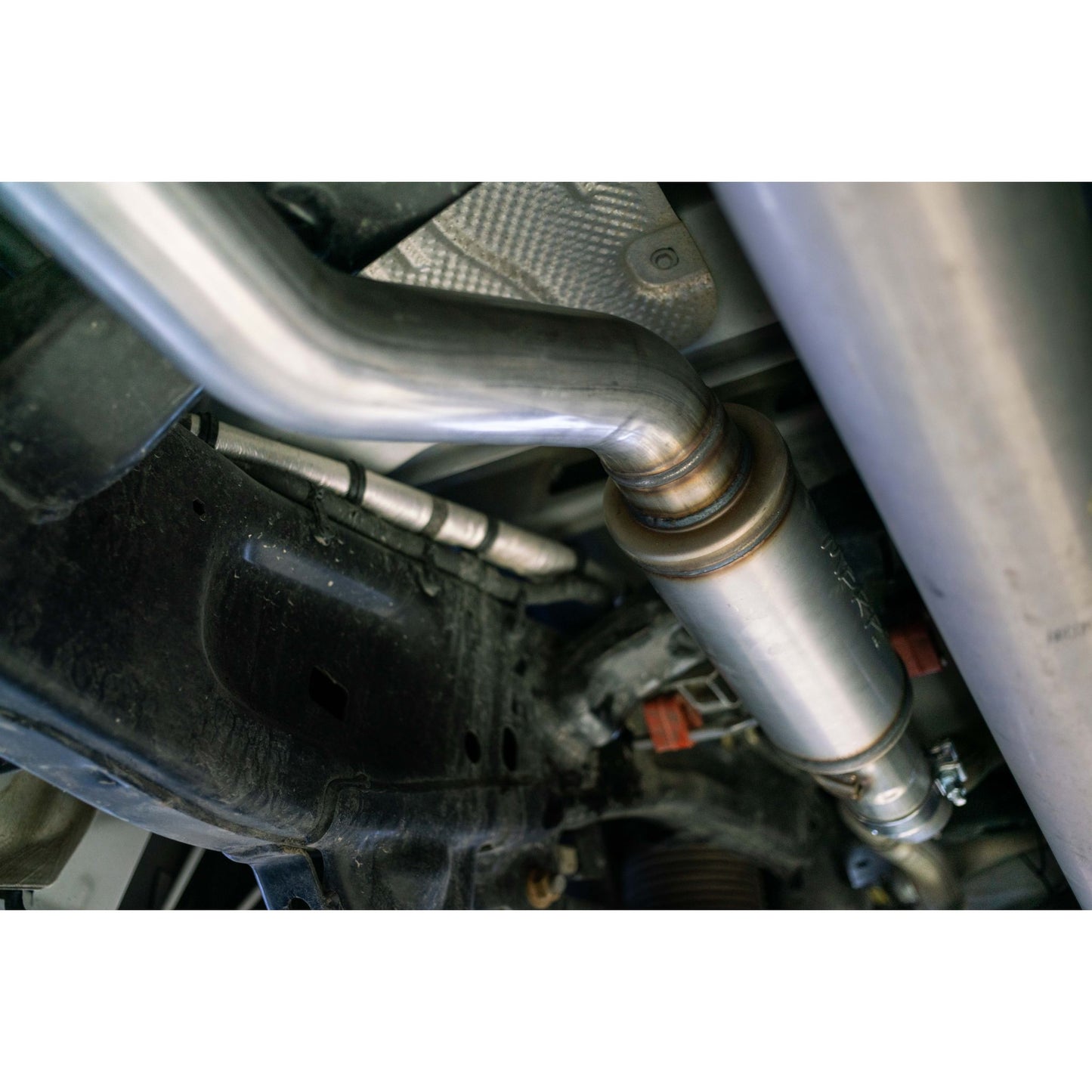 MBRP Exhaust 3" Single in/out Muffler Replacement High-Flow T409 Stainless Steel" S5143409